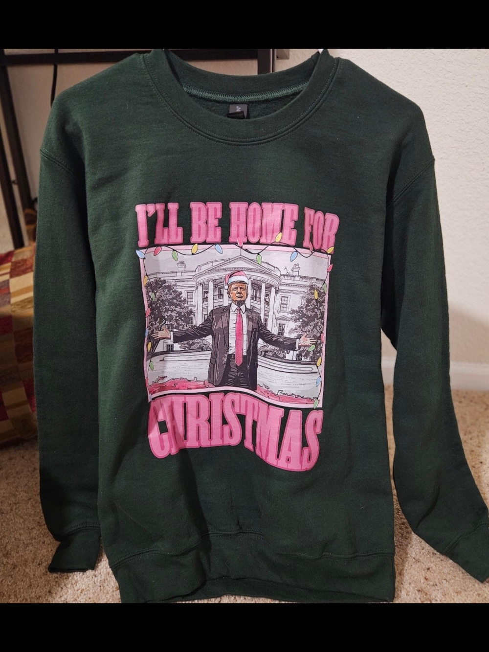 Dark Green Holiday Graphic Crewneck Sweatshirt - I'll Be Home For Christmas
